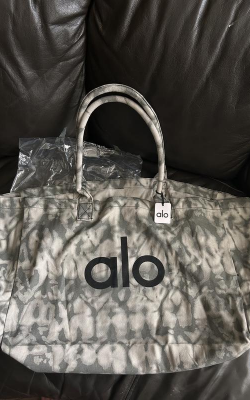 Alo Yoga Tote Bag