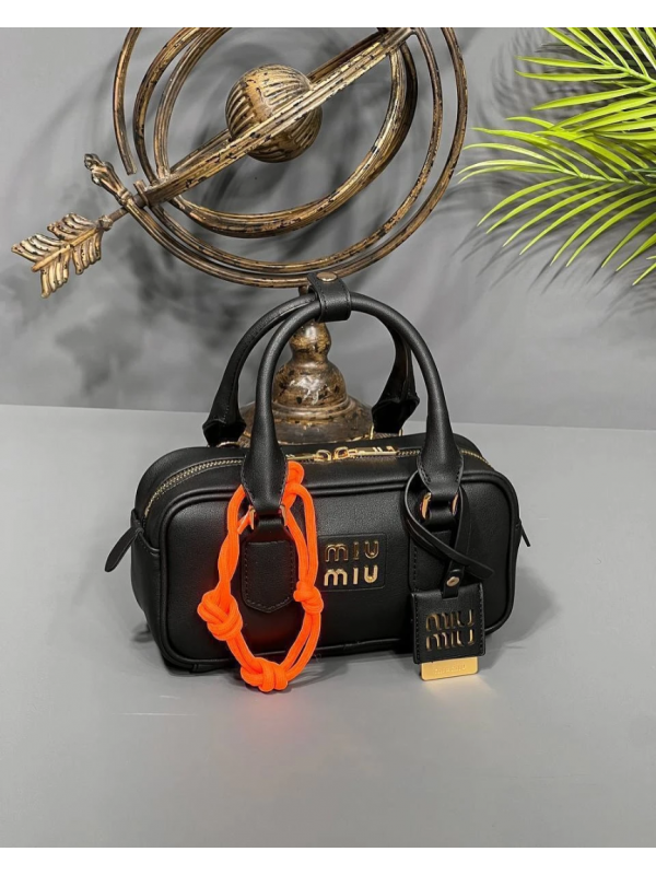 Miu Miu Düz Deri Çanta