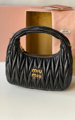 Miu Miu Yuvarlak Deri Çanta