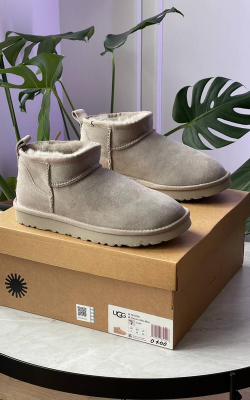 UGG Bej Mini