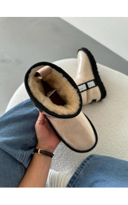 UGG Clear
