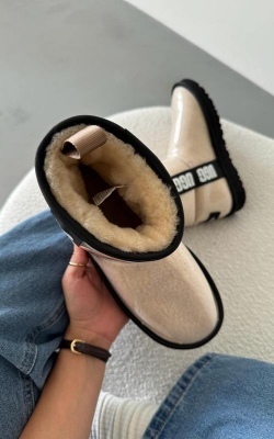 UGG Clear
