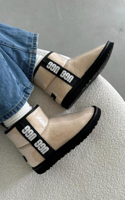UGG Clear