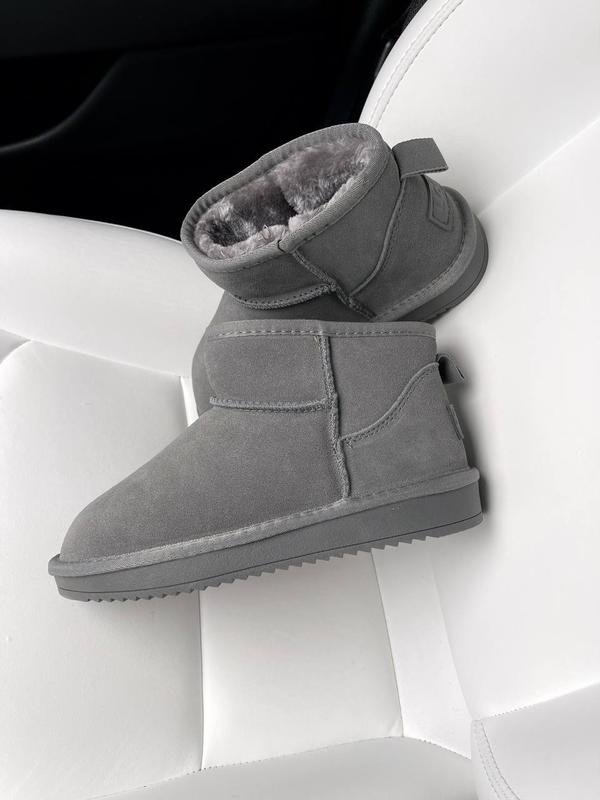 UGG Gri Mini