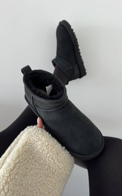 UGG Siyah Mini