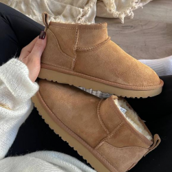 UGG Taba Mini