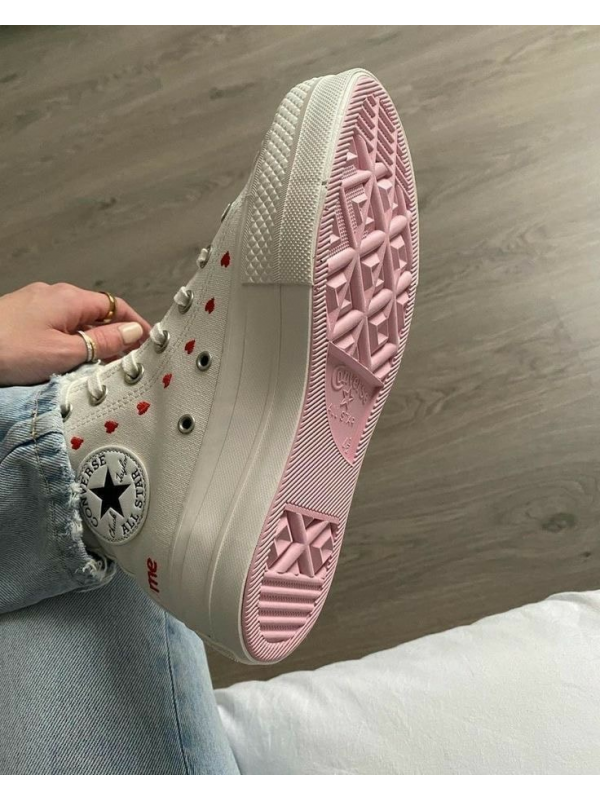Converse Love Me