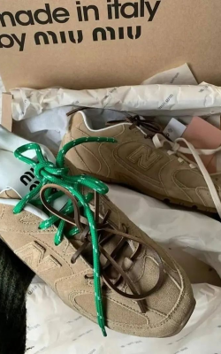 New Balance Miu Miu Vizon