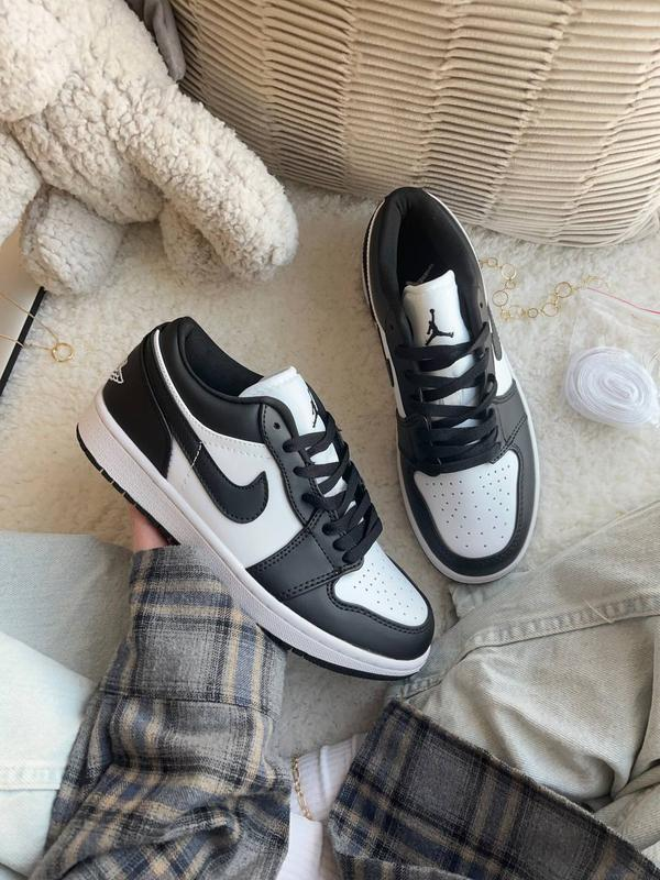 Nike Air Jordan Low Panda