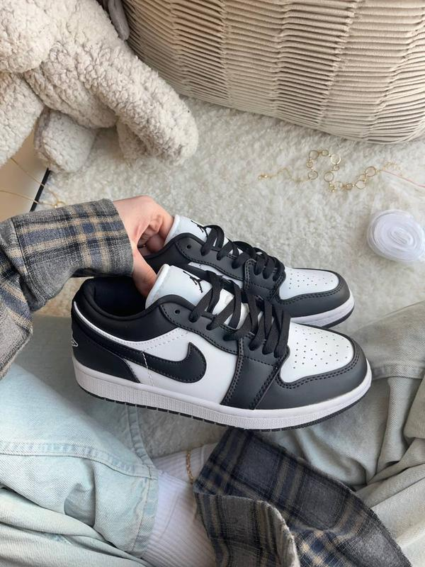 Nike Air Jordan Low Panda