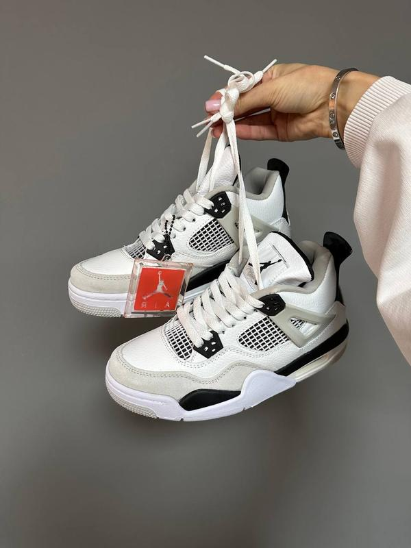 Nike Air Jordan Retro-4