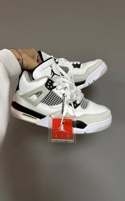Nike Air Jordan Retro-4