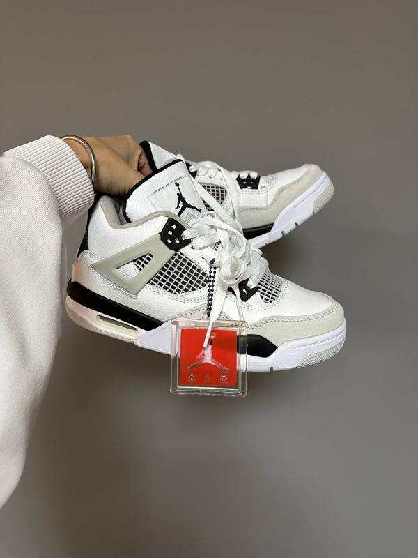 Nike Air Jordan Retro-4