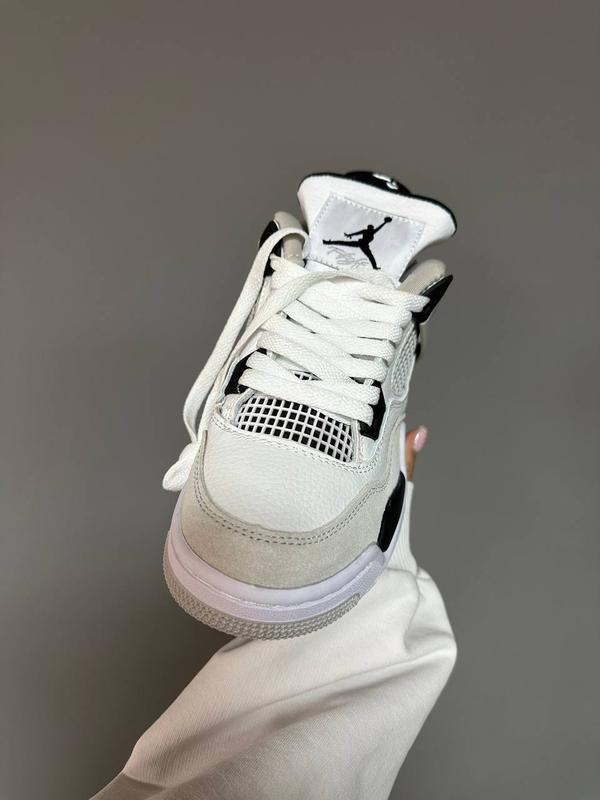 Nike Air Jordan Retro-4