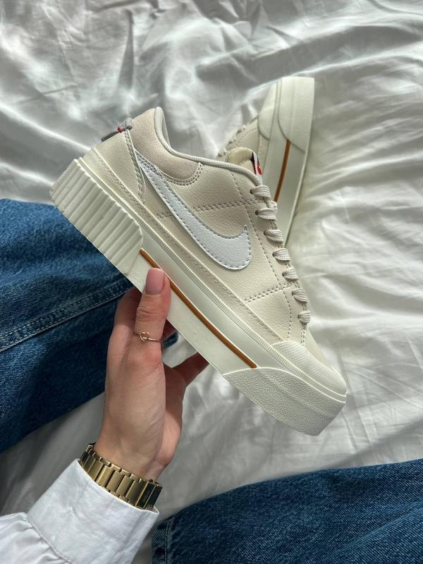 Nike Court Legacy Lift Bej