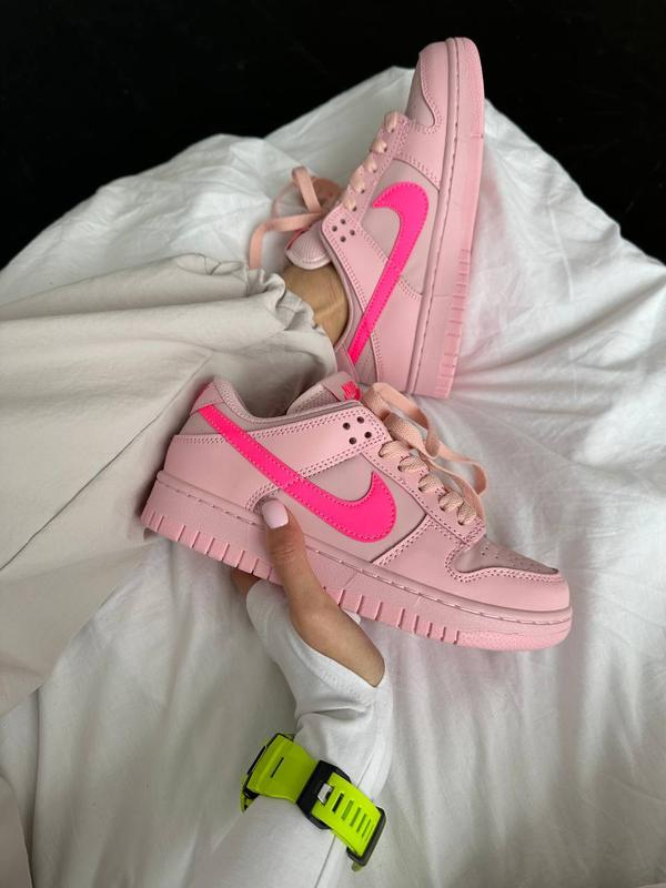 Nike Dunk Low Triple Pink Nike Dunk Low Triple Pink