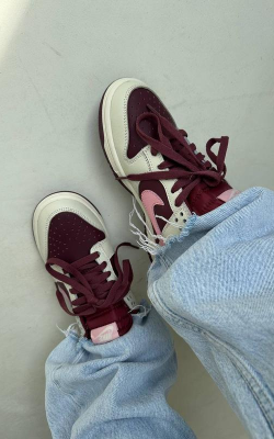 Nike Dunk Low Valentine