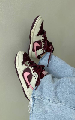 Nike Dunk Low Valentine