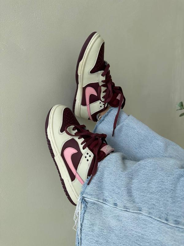 Nike Dunk Low Valentine